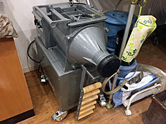 日本電産シンポ 循環式真空混練機 NVS-07型